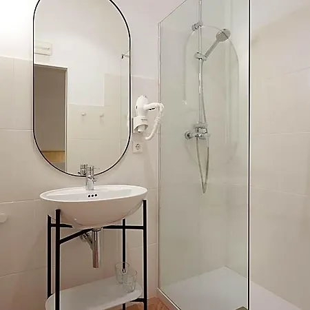 The Mo House Hotel 2*