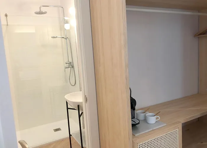 The Mo House